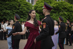 Ukraine School Graduates