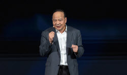 Компании Huawei и JAC Motors представили в Китае люксовый седан Maextro S800