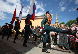 Changing of guard in St Petersburg