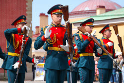 Changing of guard in St Petersburg