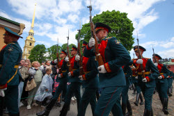Changing of guard in St Petersburg