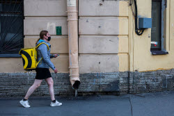 Курьеры в Санкт-Петербурге
