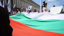 Thousands demonstrate in Bulgaria against euro adoption