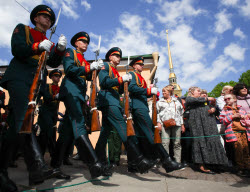 Changing of guard in St Petersburg