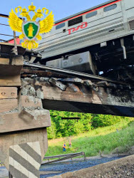 Обрушение железнодорожного моста в Курской области