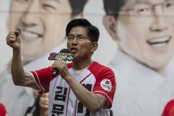 South Korea's presidential candidate Kim Moon-soo holds campaign rally