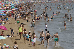 Hot weather in eastern Spain