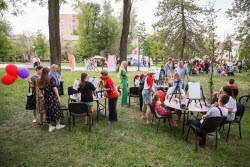 Празднование Дня защиты детей в Луганске