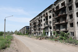 Разминирование территорий и демонтаж разрушенных домов в ДНР