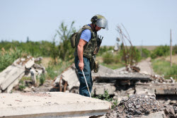 Разминирование территорий и демонтаж разрушенных домов в ДНР
