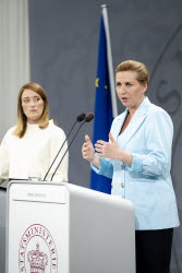 Пресс-конференция премьер-министра Дании Метте Фредериксен и председателя Европарламента Роберты Метсолы в Копенгагене