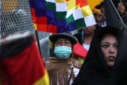 Morales insists on forcing his candidacy with road blockades in central Bolivia