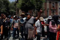CNTE Teachers Unrest to Demand 100% Salary Increase - Mexico City