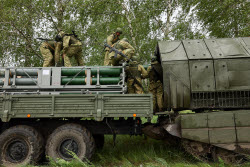 Russian Solntsepyok and Tosochka heavy flamethrower system crews in combat training in Saratov Region