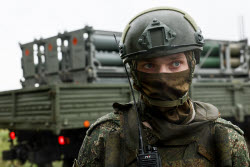 Russian Solntsepyok and Tosochka heavy flamethrower system crews in combat training in Saratov Region