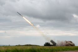 Russian Solntsepyok and Tosochka heavy flamethrower system crews in combat training in Saratov Region