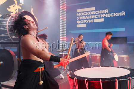 Выступление японской группы барабанщиков "Нобуси" в Москве
