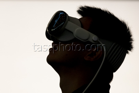 Apple Vision Pro launch in los Angeles