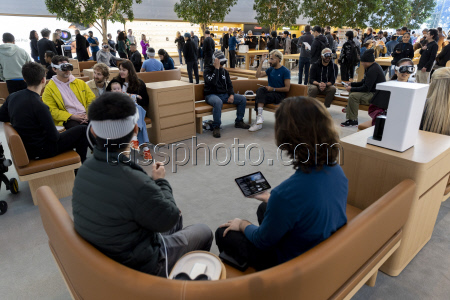 Apple Vision Pro launch in los Angeles