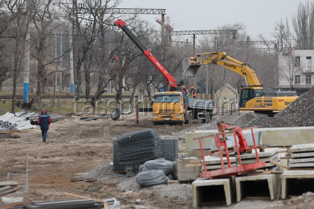 Mariupol's Primorye Park promenade under renovation