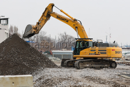 Mariupol's Primorye Park promenade under renovation