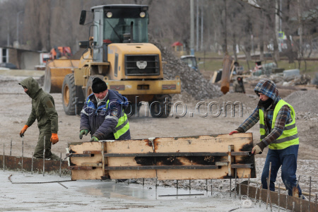 Mariupol's Primorye Park promenade under renovation