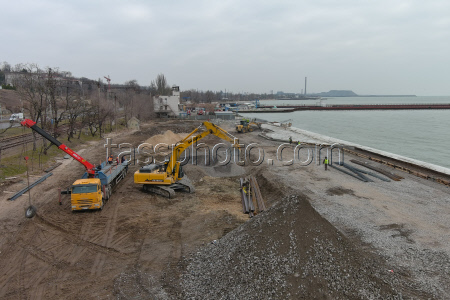 Mariupol's Primorye Park promenade under renovation