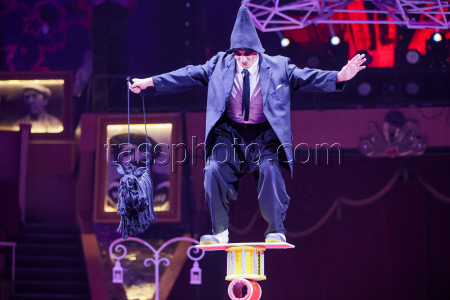 Clown circus show premieres in Lugansk