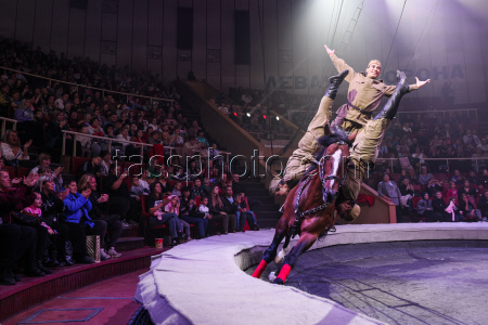 Clown circus show premieres in Lugansk