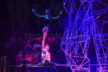 Clown circus show premieres in Lugansk