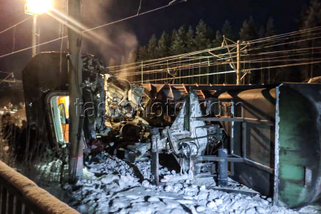 Passenger and freight trains collide in Murmansk Region