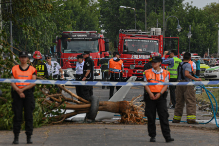 A private plane crashes and catches fire on the outskirts of Buenos Aires