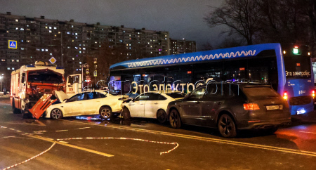 Multiple vehicle collision in Moscow