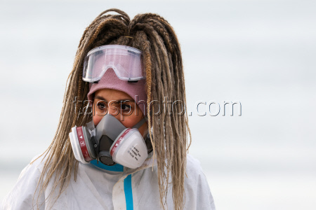 Oil spill clean-up of Anapa beaches