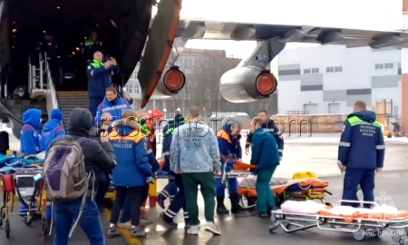 Доставка в Москву пострадавших в авиакатастрофе под Актау