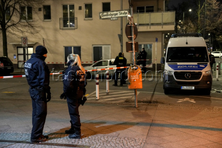 В Берлине мужчина с ножом напал на прохожих, несколько человек пострадали