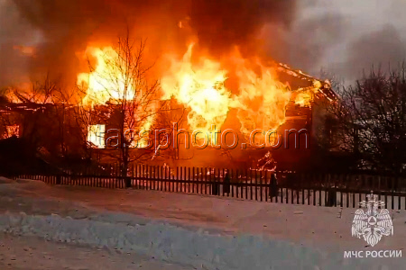 Residential building hit by fire in Kirov Region, Russia