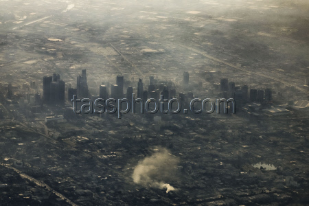 Wildfires continue to rage through Los Angeles area