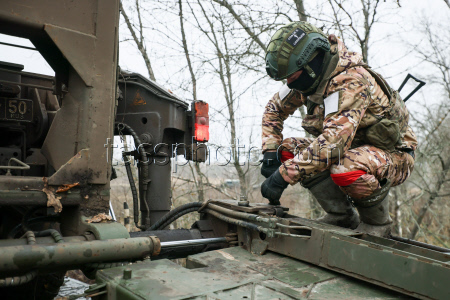 Russian troops build bridge crossing in special military operation zone