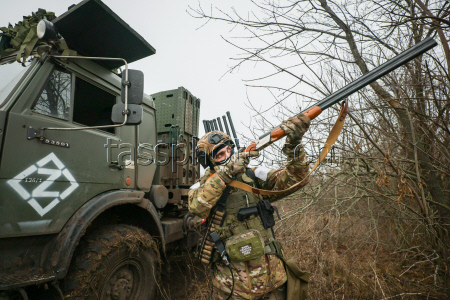 Russian troops build bridge crossing in special military operation zone