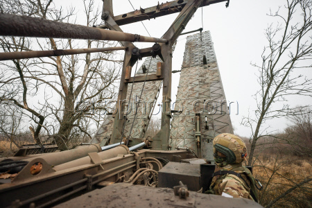 Russian troops build bridge crossing in special military operation zone