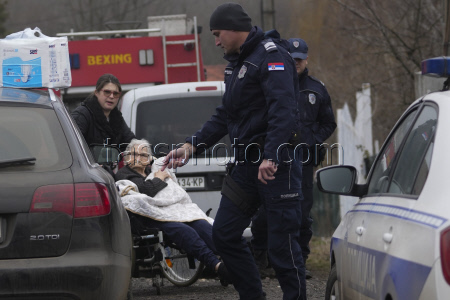 Не менее восьми человек погибли при пожаре в доме престарелых в районе Бараево недалеко от Белграда
