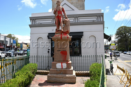 Statue of Captain James Cook vandalized