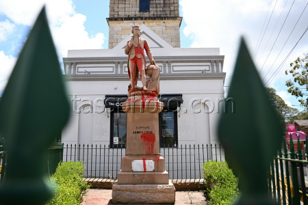 Statue of Captain James Cook vandalized