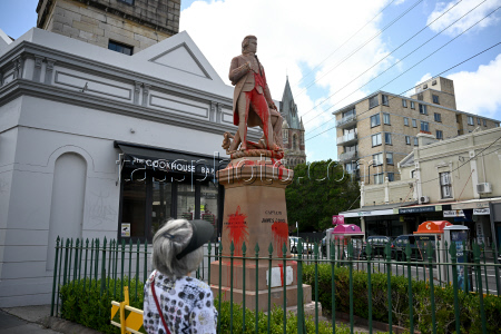 Statue of Captain James Cook vandalized