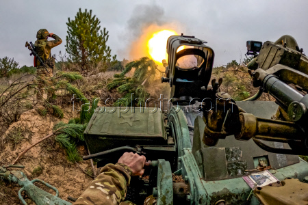 Russian servicemen use ZU-23 anti-aircraft gun in special military operation zone