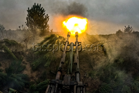 Russian servicemen use ZU-23 anti-aircraft gun in special military operation zone