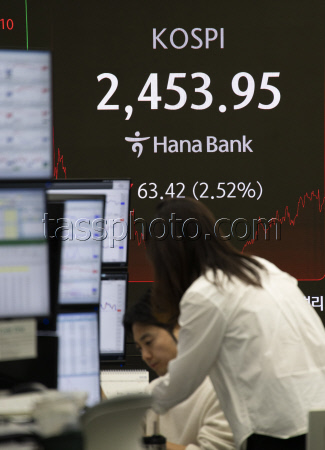South Korea Composite Stock Price Index (KOSPI) falls 63.42 points