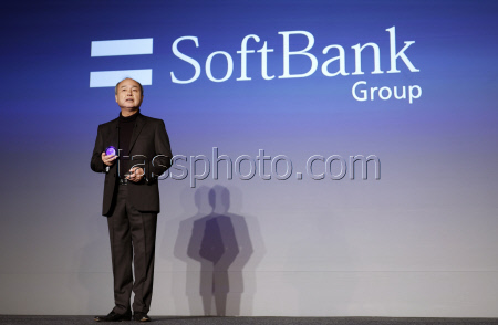 Японская корпорация Softbank  заключила партнерство с американской компанией OpenAI