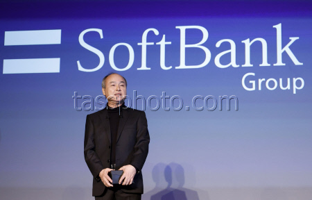 Японская корпорация Softbank  заключила партнерство с американской компанией OpenAI